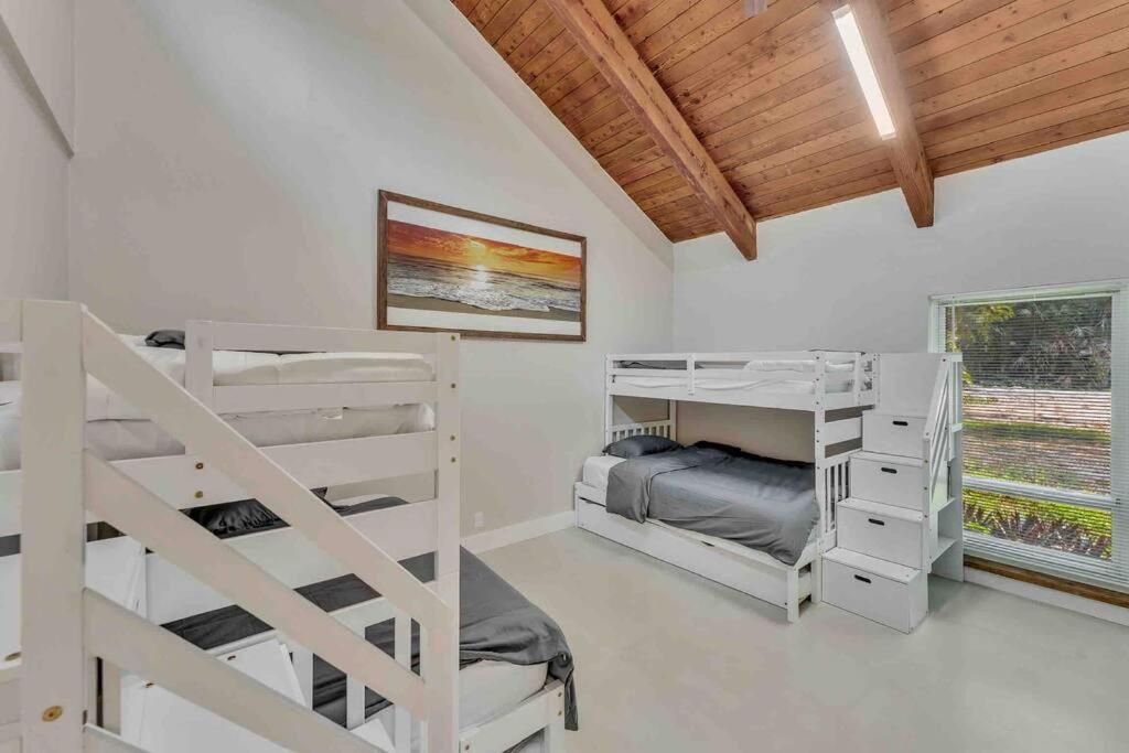 Rare Hidden Getaway Heated Pool 1.5 Acres! Sleeps 16 Villa Fort Lauderdale Dış mekan fotoğraf