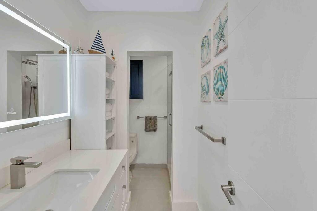 Rare Hidden Getaway Heated Pool 1.5 Acres! Sleeps 16 Villa Fort Lauderdale Dış mekan fotoğraf