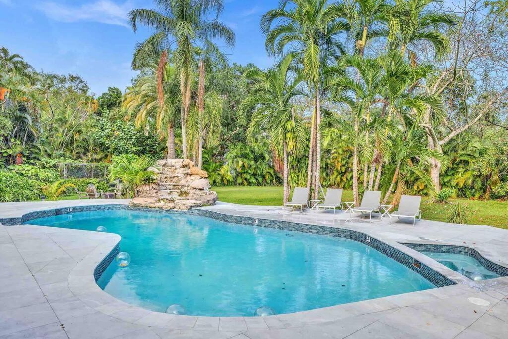 Rare Hidden Getaway Heated Pool 1.5 Acres! Sleeps 16 Villa Fort Lauderdale Dış mekan fotoğraf